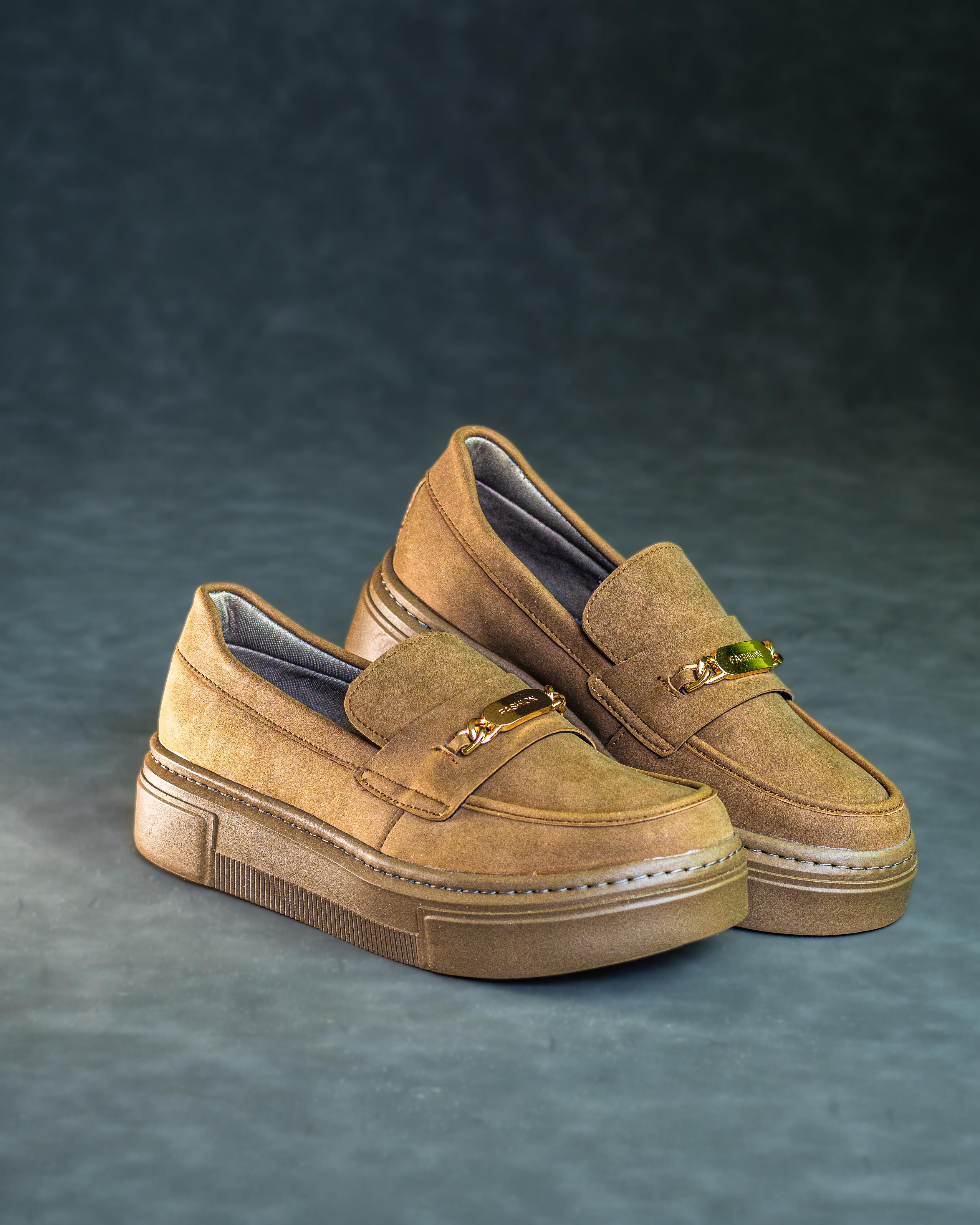 RoyalStep™ – Mocasines Clásicos con Detalle Metálico